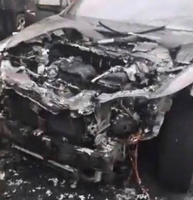 高压油管被击穿理想ONE为何龙珠体育又火了一把？(图3)
